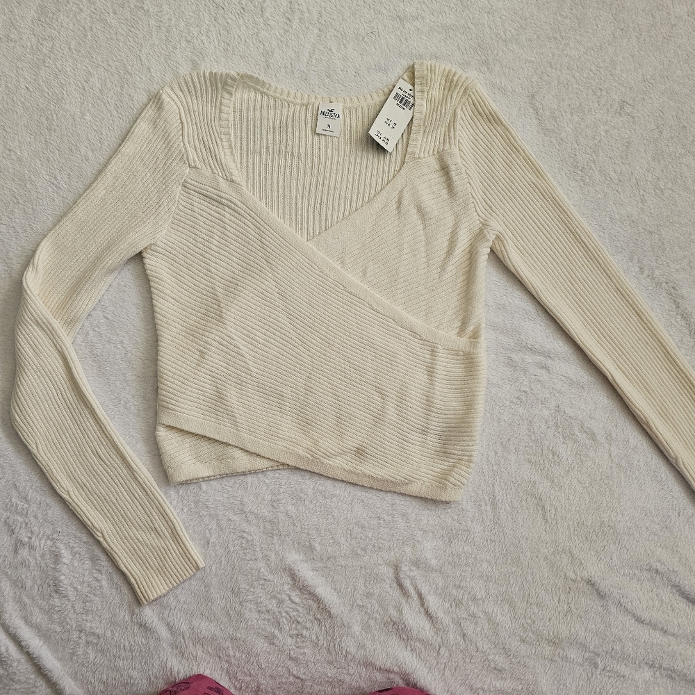 Hollister NWT Wrap Sweatshirt Medium